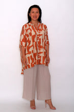 Load image into Gallery viewer, 8032 Rust Blouse with 7735 Beige Pants
