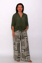 Load image into Gallery viewer, 7451 Khaki Hi-Low Shirt &amp; 7972 Khaki Geo pants
