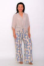 Load image into Gallery viewer, 7451 Beige Hi-low shirt &amp; 7972 Wide-Leg pants
