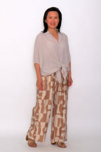 Load image into Gallery viewer, 7451 Beige Hi-Low shirt &amp; 7972 Beige Wide-Leg pants
