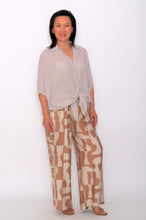 Load image into Gallery viewer, 7451 Beige Hi-Low shirt &amp; 7972 Beige Wide-Leg pants
