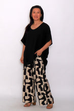 Load image into Gallery viewer, 7919 Black Hi-Low Top &amp; 7972 Black Abstract Pants
