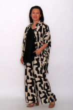 Load image into Gallery viewer, 8032 Black Abstract &amp; 7972  Pants &amp; 7919 Black Hi-Low Top

