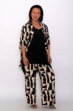 Load image into Gallery viewer, 8032 Black Abstract &amp; 7972  Pants &amp; 7919 Black Hi-Low Top
