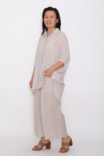 Load image into Gallery viewer, 7451 Beige Relaxed Oversized-Fit shirt &amp; 7735 Beige Pants
