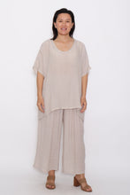 Load image into Gallery viewer, 7919 Beige Flowy-fit Hi-low top
