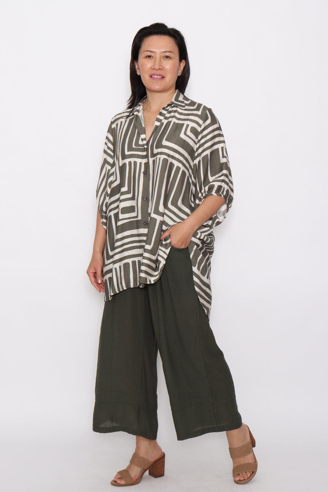 8032 Khaki Geo Hi-Low Shirt & 7735 Khaki Pants