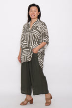 Load image into Gallery viewer, 7919 Khaki Hi-Low Top &amp; 7735 Khaki pants

