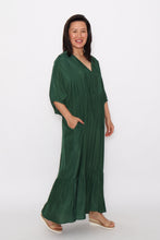 Load image into Gallery viewer, 7943 Green Flowy dress with side pockets
