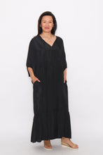 Load image into Gallery viewer, 7943 Black Flowy dress with side pockets
