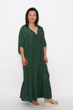 Load image into Gallery viewer, 7943 Green Flowy dress with side pockets
