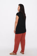 Load image into Gallery viewer, 7761 Tunic black &amp; 7812 Pants Terracotta
