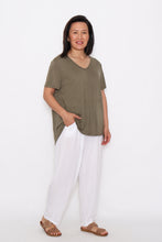 Load image into Gallery viewer, 7901 Hi-Low Tee Khaki
