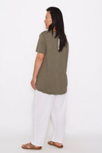 Load image into Gallery viewer, 7901 Hi-Low Tee Khaki
