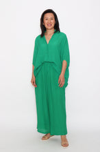 Load image into Gallery viewer, 7451 Green  Hi-Low collar shirt &amp; 7735 Green pants
