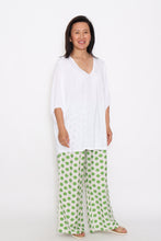 Load image into Gallery viewer, 8032 Green Polka Dots pants &amp; 7633 white Hi-Low Top
