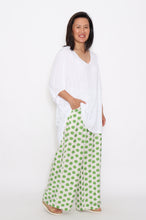 Load image into Gallery viewer, 8032 Green Polka Dots pants &amp; 7633 white Hi-Low Top
