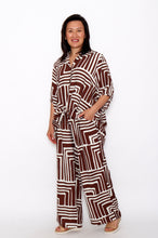 Load image into Gallery viewer, 7972 Chocolate &amp; White Geometric Pants
