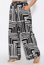 Load image into Gallery viewer, 7972 Black &amp; White Geometric Pants
