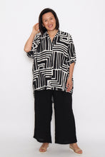 Load image into Gallery viewer, 8032 Black &amp; White Geometric Shirt and 7735 Wide leg Pants
