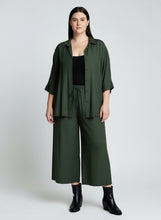 Load image into Gallery viewer, 8070 Top and 8069 pants Dark Moss
