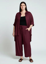 Load image into Gallery viewer, 8070 Top and 8069 pants Wine
