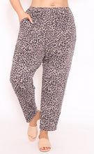 Load image into Gallery viewer, 7853 Brown Leopard loss pants with pockets
