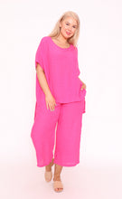 Load image into Gallery viewer, 7897 Hot-pink Straight line hem top
