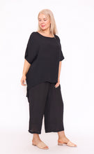 Load image into Gallery viewer, 7897 Black Straight line hem top
