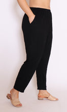 Load image into Gallery viewer, 7812 Black pencil pants
